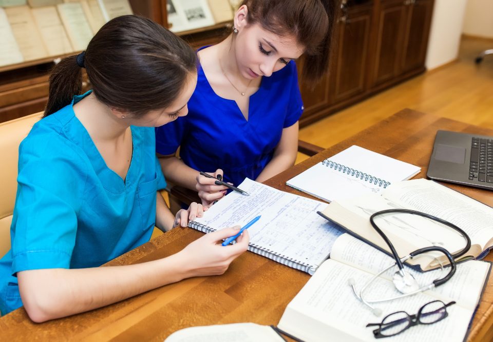 Comment réussir sa formation infirmière en santé du travail