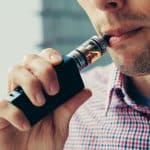 Quels sont les bons gestes à adopter en été avec sa cigarette électronique